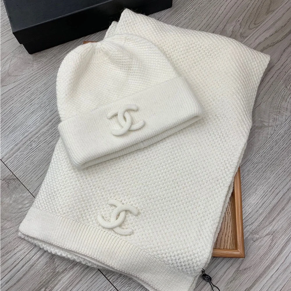 CHANEL Cream Knit Beanie & Scarf Set